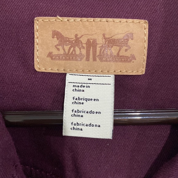 Levi’s Maroon Jean Jacket - Picture 2 of 5